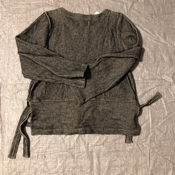 Madewell
French Rib Side Tie Pullover - Picture 5 of 7